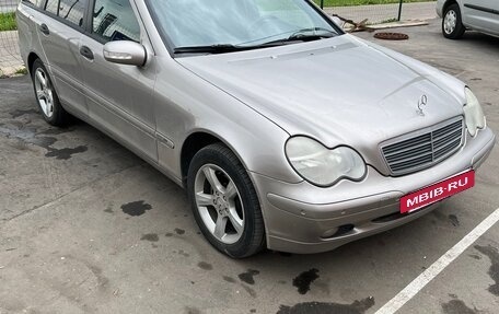 Mercedes-Benz C-Класс, 2003 год, 680 000 рублей, 4 фотография