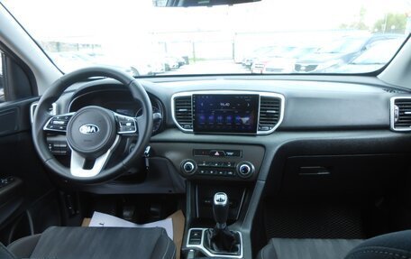 KIA Sportage IV рестайлинг, 2018 год, 1 900 000 рублей, 10 фотография