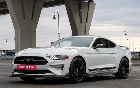 Ford Mustang VI рестайлинг, 2018 год, 3 150 000 рублей, 2 фотография