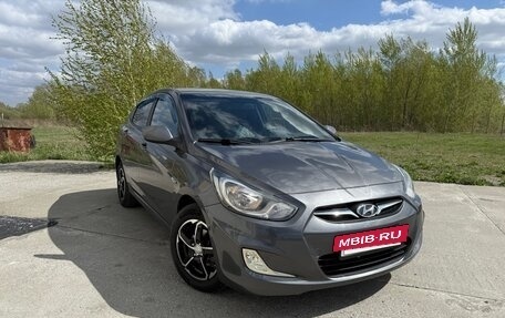 Hyundai Solaris II рестайлинг, 2012 год, 850 000 рублей, 3 фотография