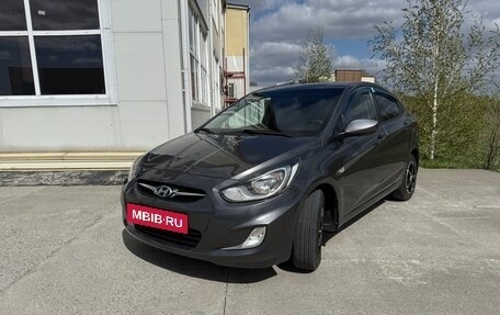Hyundai Solaris II рестайлинг, 2012 год, 850 000 рублей, 5 фотография
