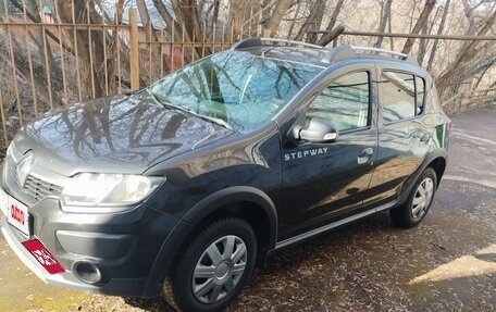 Renault Sandero II рестайлинг, 2015 год, 645 000 рублей, 1 фотография
