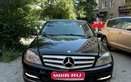 Mercedes-Benz C-Класс, 2011 год, 1 000 000 рублей, 2 фотография