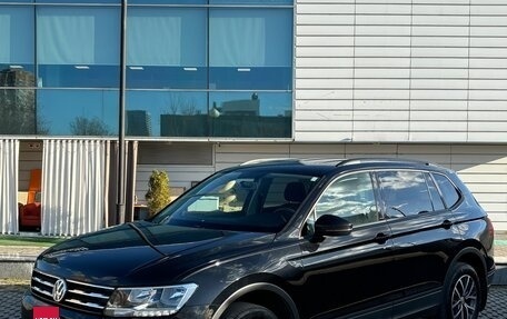 Volkswagen Tiguan II, 2020 год, 2 899 000 рублей, 2 фотография