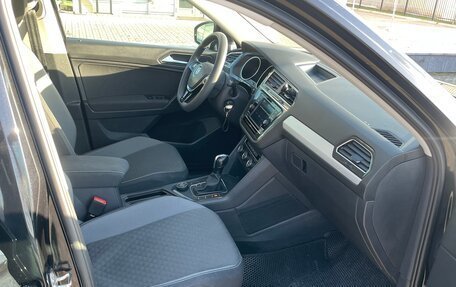 Volkswagen Tiguan II, 2020 год, 2 899 000 рублей, 10 фотография