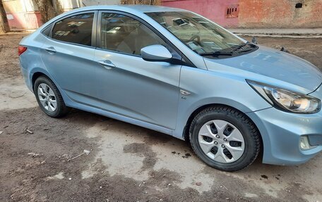 Hyundai Solaris II рестайлинг, 2012 год, 599 000 рублей, 5 фотография