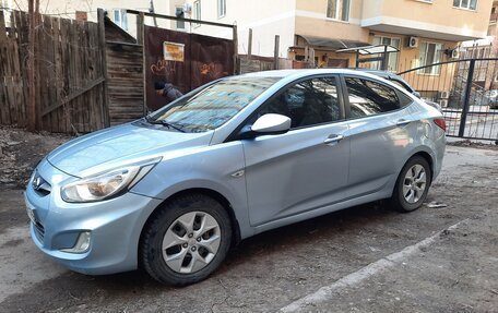 Hyundai Solaris II рестайлинг, 2012 год, 599 000 рублей, 2 фотография