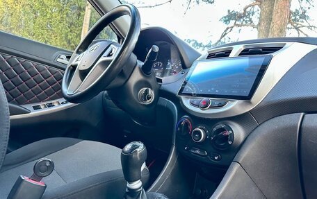 Hyundai Solaris II рестайлинг, 2011 год, 630 000 рублей, 20 фотография