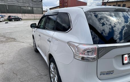 Mitsubishi Outlander III рестайлинг 3, 2014 год, 2 300 000 рублей, 7 фотография