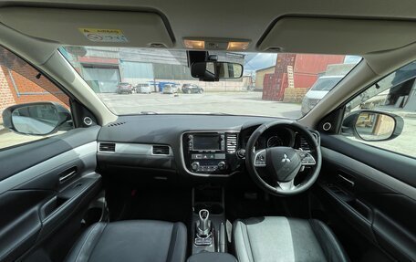 Mitsubishi Outlander III рестайлинг 3, 2014 год, 2 300 000 рублей, 2 фотография