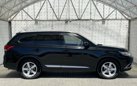 Mitsubishi Outlander III рестайлинг 3, 2015 год, 1 650 000 рублей, 9 фотография