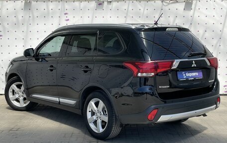 Mitsubishi Outlander III рестайлинг 3, 2015 год, 1 650 000 рублей, 5 фотография