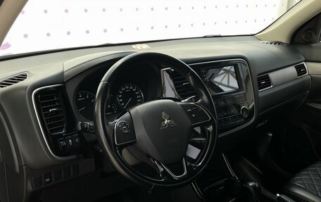 Mitsubishi Outlander III рестайлинг 3, 2015 год, 1 650 000 рублей, 15 фотография
