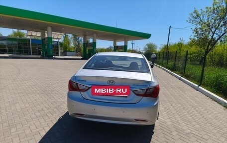 Hyundai Sonata VI, 2010 год, 1 100 000 рублей, 5 фотография