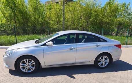 Hyundai Sonata VI, 2010 год, 1 100 000 рублей, 6 фотография