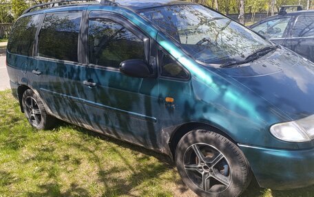 Volkswagen Sharan I рестайлинг, 1996 год, 330 000 рублей, 11 фотография