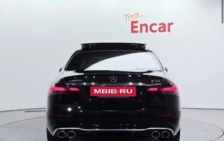 Mercedes-Benz E-Класс AMG, 2022 год, 6 900 000 рублей, 4 фотография