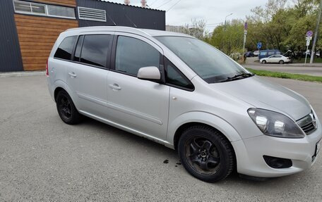 Opel Zafira B, 2014 год, 850 000 рублей, 3 фотография