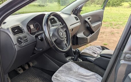 Volkswagen Polo VI (EU Market), 2012 год, 750 000 рублей, 18 фотография