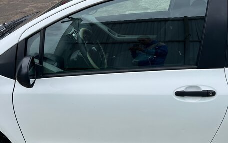 Toyota Yaris III рестайлинг, 2008 год, 420 000 рублей, 9 фотография