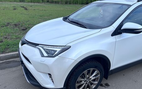 Toyota RAV4, 2018 год, 2 300 000 рублей, 2 фотография