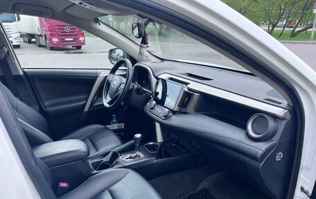 Toyota RAV4, 2018 год, 2 300 000 рублей, 4 фотография