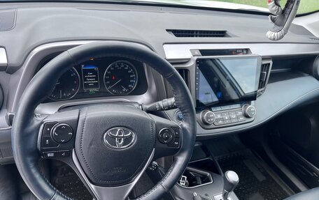 Toyota RAV4, 2018 год, 2 300 000 рублей, 6 фотография