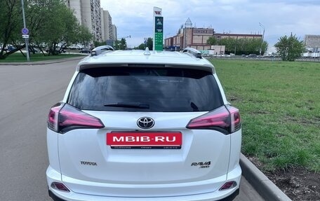 Toyota RAV4, 2018 год, 2 300 000 рублей, 8 фотография
