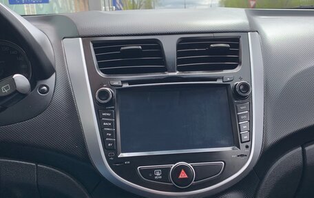 Hyundai Solaris II рестайлинг, 2011 год, 575 000 рублей, 11 фотография
