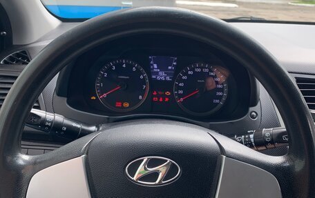 Hyundai Solaris II рестайлинг, 2011 год, 575 000 рублей, 12 фотография