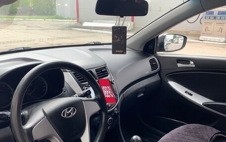 Hyundai Solaris II рестайлинг, 2011 год, 575 000 рублей, 8 фотография