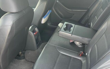 Volkswagen Jetta VI, 2016 год, 1 400 000 рублей, 10 фотография