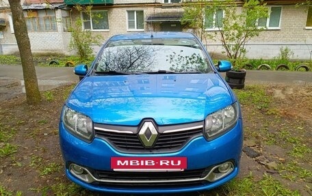 Renault Logan II, 2015 год, 700 000 рублей, 2 фотография