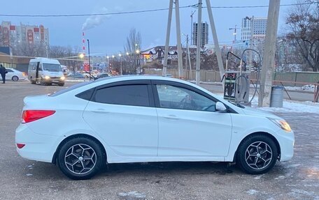 Hyundai Solaris II рестайлинг, 2011 год, 670 000 рублей, 15 фотография