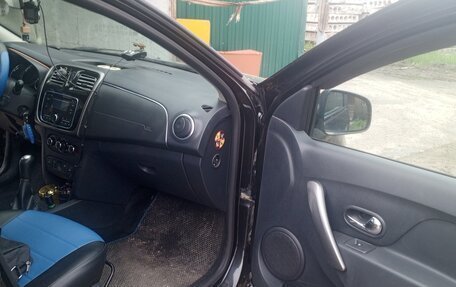 Renault Logan II, 2014 год, 680 000 рублей, 25 фотография
