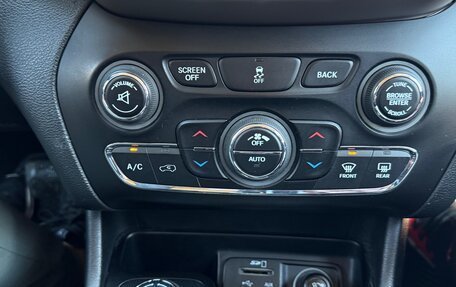 Jeep Cherokee, 2014 год, 1 400 000 рублей, 22 фотография