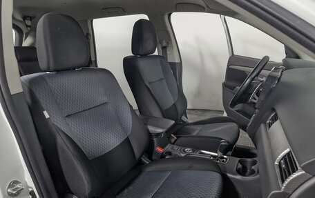 Mitsubishi Outlander III рестайлинг 3, 2012 год, 1 327 000 рублей, 13 фотография