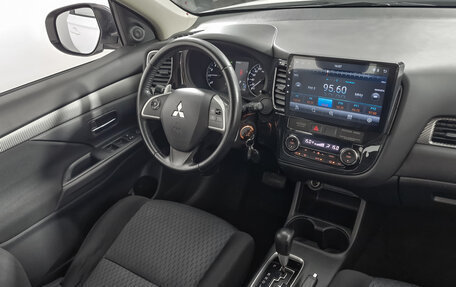 Mitsubishi Outlander III рестайлинг 3, 2012 год, 1 327 000 рублей, 15 фотография