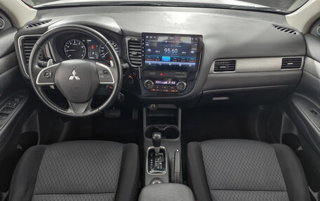 Mitsubishi Outlander III рестайлинг 3, 2012 год, 1 327 000 рублей, 14 фотография