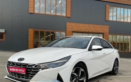 Hyundai Elantra, 2021 год, 2 300 000 рублей, 1 фотография