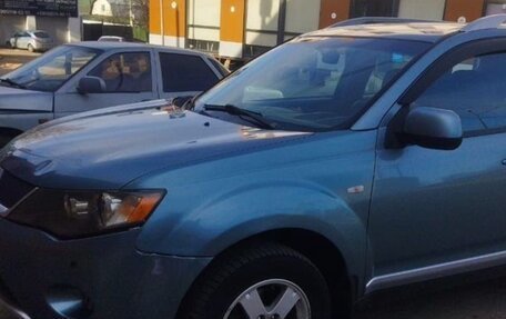 Mitsubishi Outlander III рестайлинг 3, 2007 год, 800 000 рублей, 4 фотография