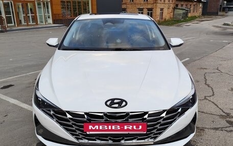 Hyundai Elantra, 2021 год, 2 300 000 рублей, 2 фотография
