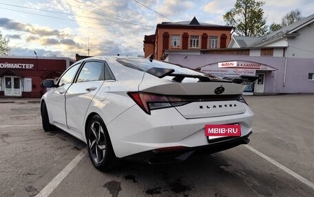 Hyundai Elantra, 2021 год, 2 300 000 рублей, 10 фотография