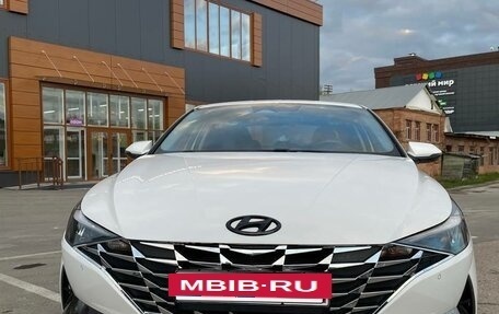 Hyundai Elantra, 2021 год, 2 300 000 рублей, 4 фотография