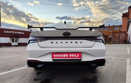 Hyundai Elantra, 2021 год, 2 300 000 рублей, 12 фотография