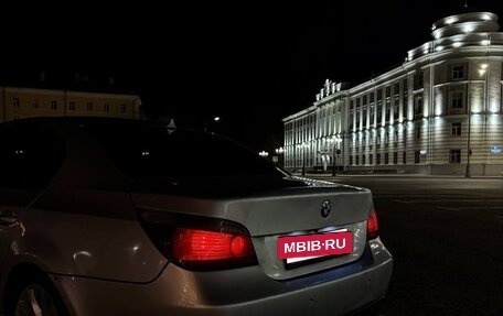 BMW 5 серия, 2004 год, 950 000 рублей, 9 фотография