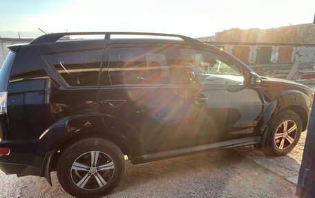Mitsubishi Outlander III рестайлинг 3, 2011 год, 1 390 000 рублей, 4 фотография