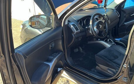 Mitsubishi Outlander III рестайлинг 3, 2011 год, 1 390 000 рублей, 14 фотография