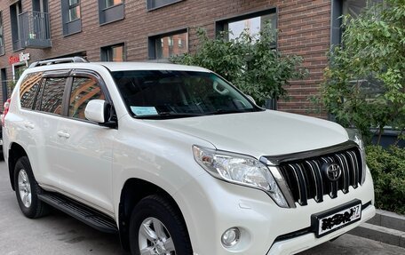 Toyota Land Cruiser Prado 150 рестайлинг 2, 2015 год, 3 200 000 рублей, 2 фотография