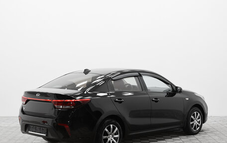 KIA Rio IV, 2018 год, 1 012 000 рублей, 2 фотография